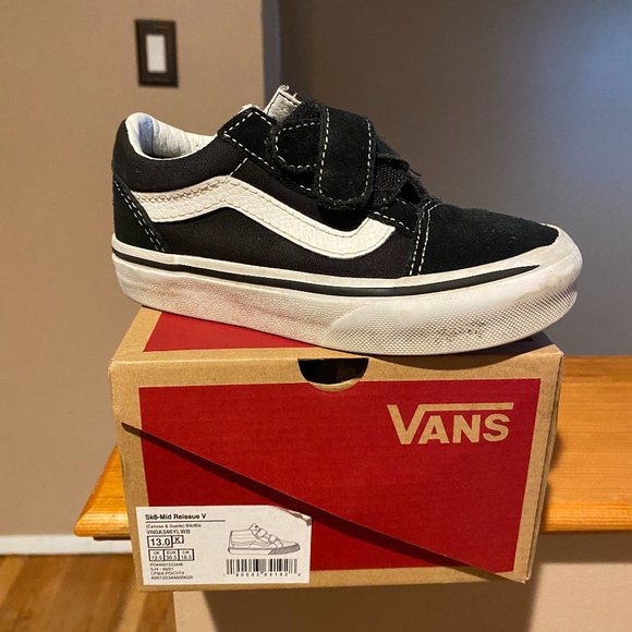 Vans Other - Vans Kids Old Skool V Black/White Kids Size 11